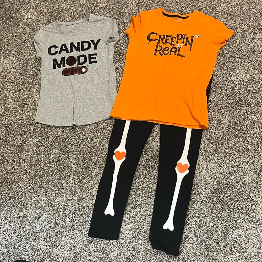 Girls Halloween clothes.